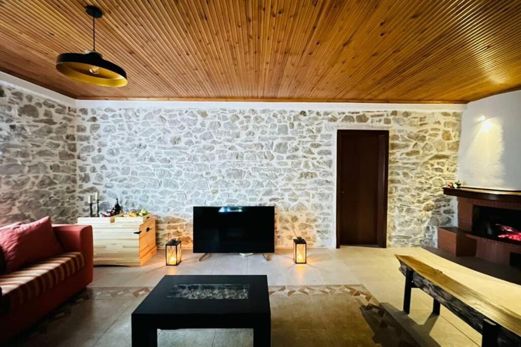 Villa Bujtina Cakuli, Rehove - Erseke Esterno foto